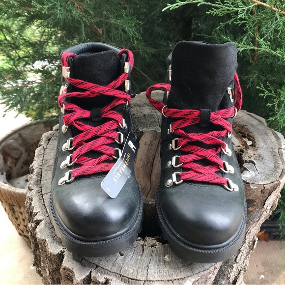 Sorel Ainsley Conquest Black Hiking Boots - Waterproof Suede Leather - Picture 2 of 13